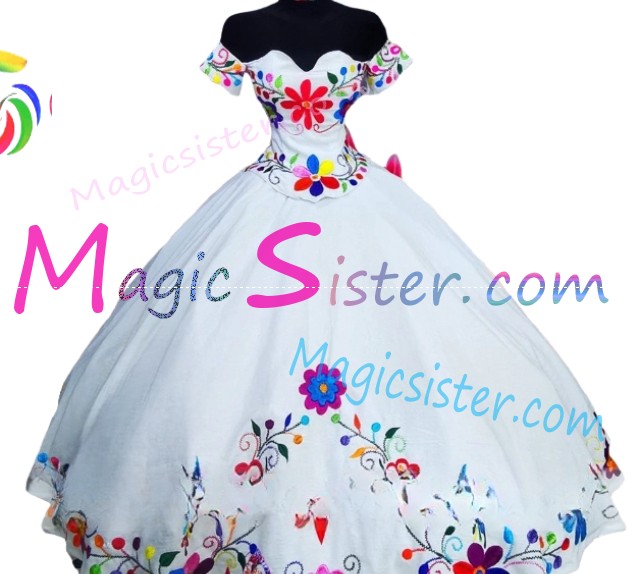 Hotselling Embroidery Charro Quinceanera Dress