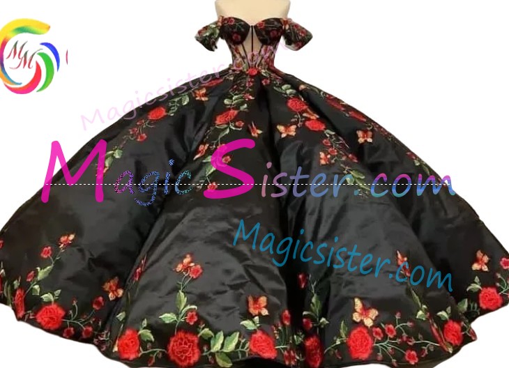 Hotselling Embroidery Charro Quinceanera Dress